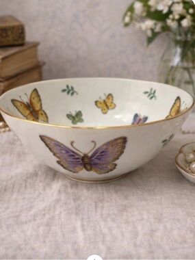 Vintage Porcelain Butterfly Bowl Gold Trim Floral Motif Serving Dish Japan #8582